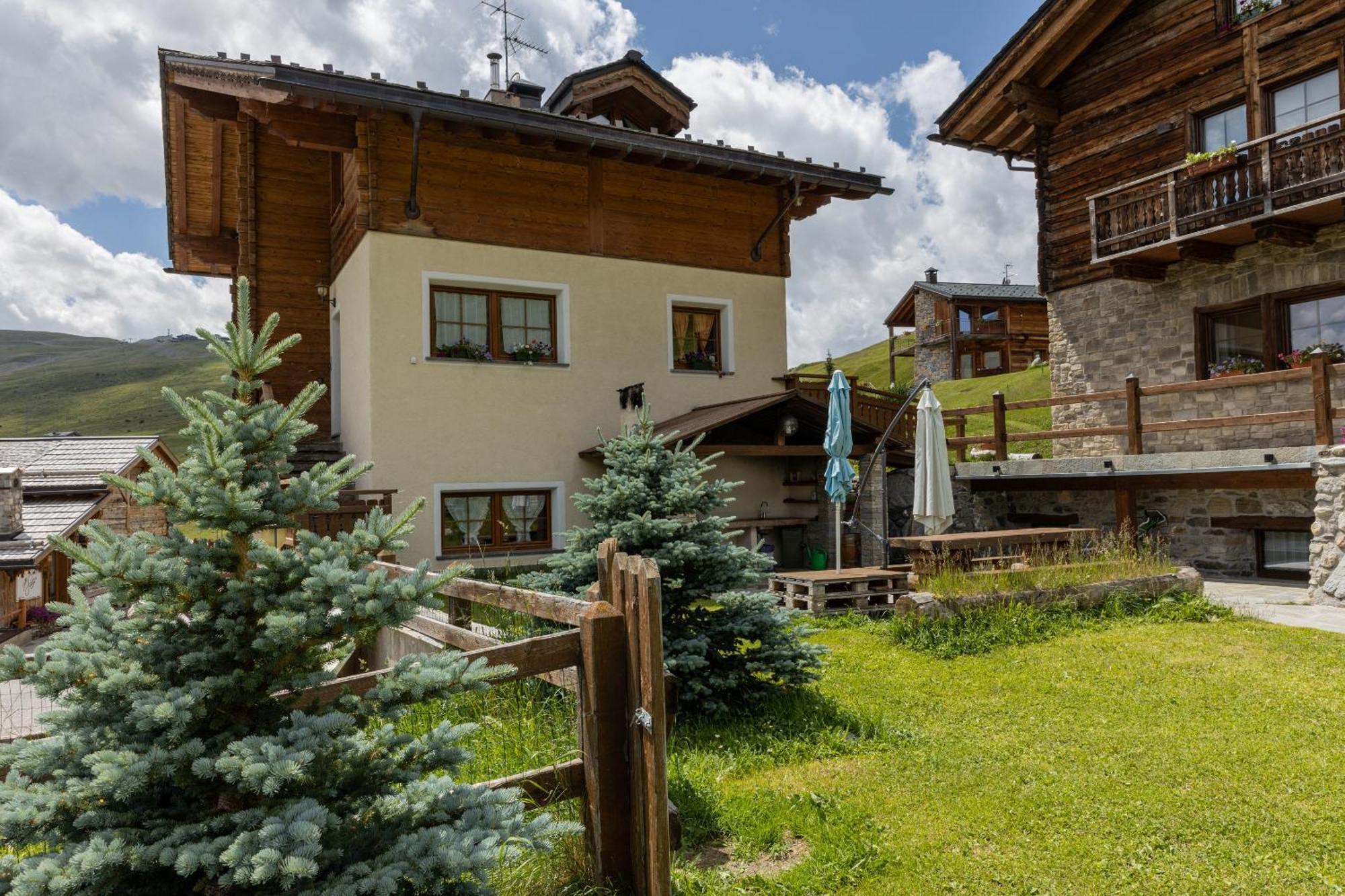 Pianeta Oro Avamposto Meteo Livigno Exterior foto